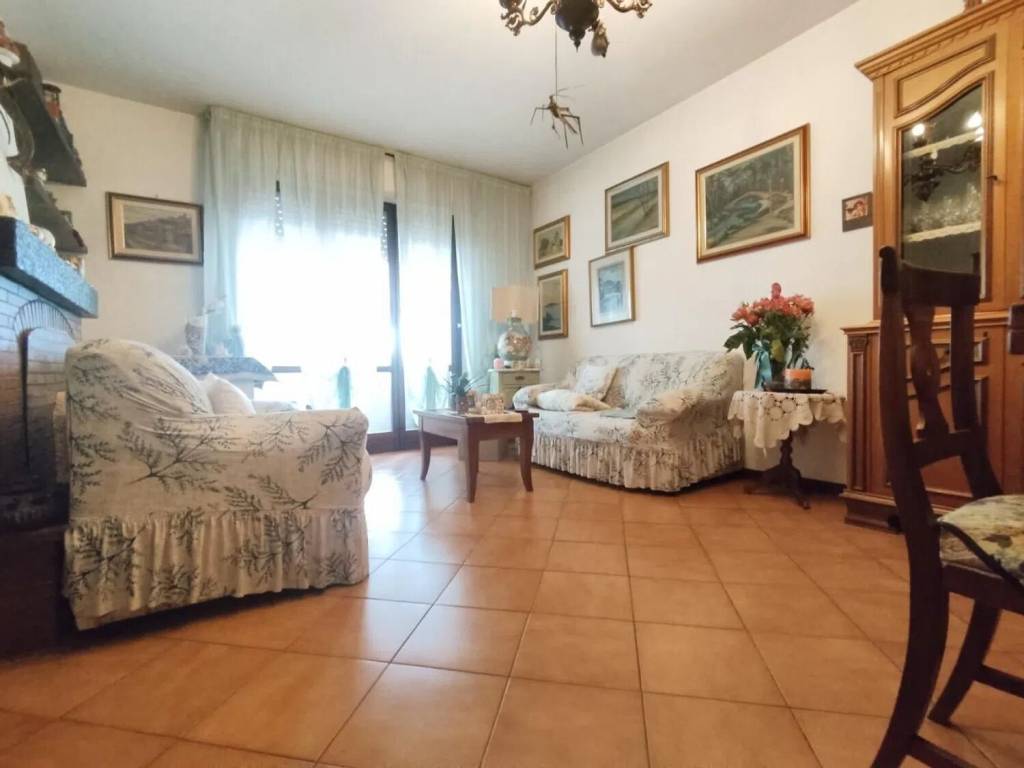 Appartamento a Seravezza in Via Federigi - Foto 2