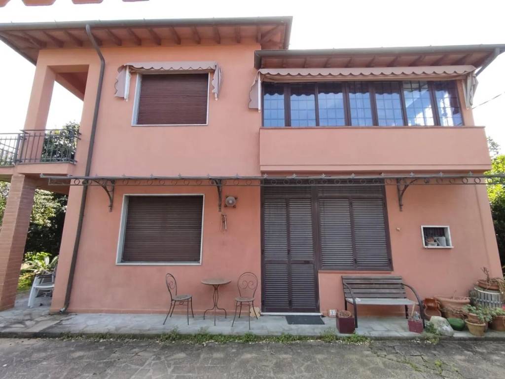 Villa a Seravezza in Via Ranocchiaio, 139 -33 - Foto 3