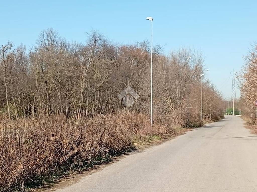 Terreno a Magnago in Via delle Brughiere - Foto 4