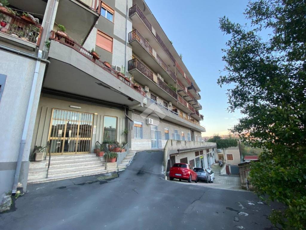 Appartamento a Catania in Viale Mario Rapisardi, 234 - Foto 2