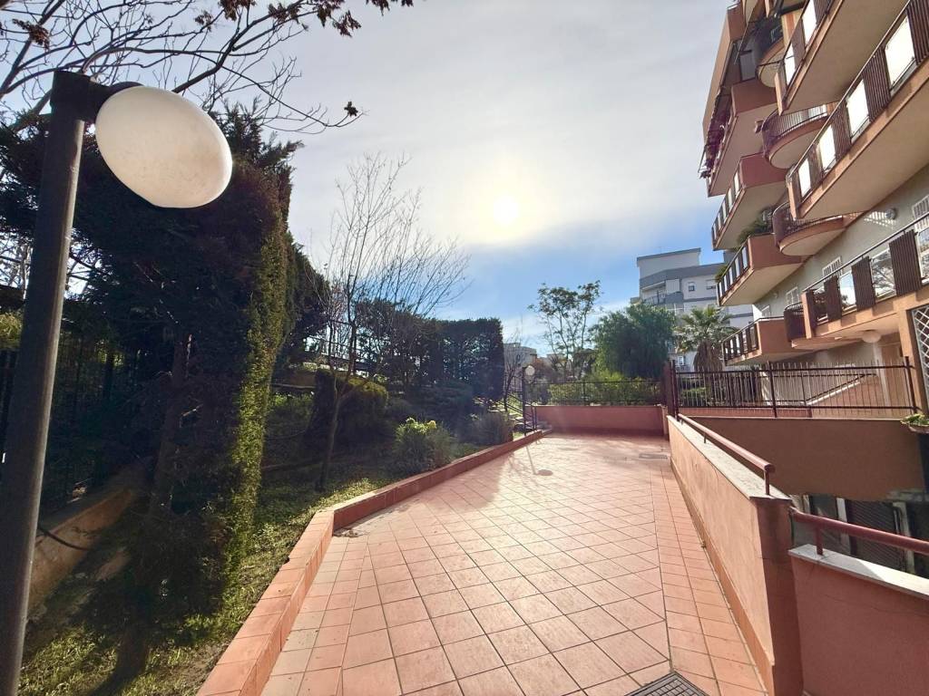 Appartamento a Trani in Via Giuseppe Alberto Pugliese - Foto 2