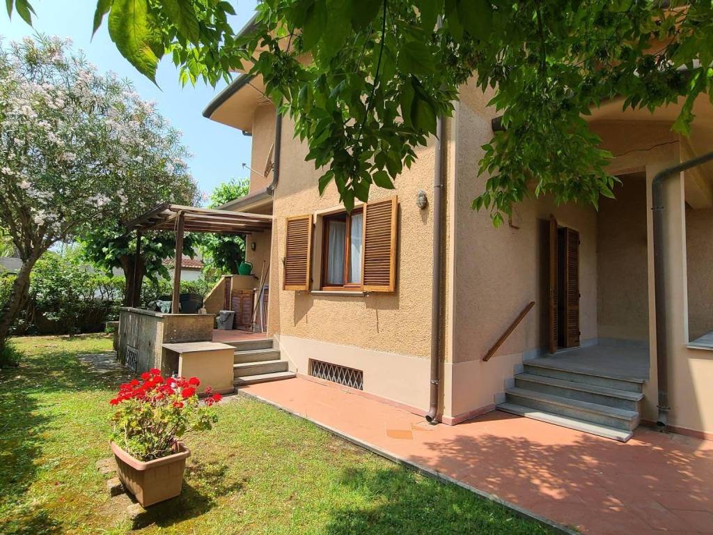Villa a Pietrasanta in Via Dei Mille, 11 - Foto 4