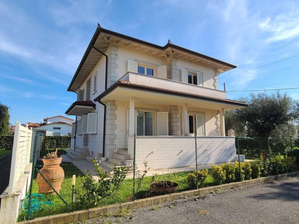 Villa a Seravezza in Via Federigi, 568 - Foto 5