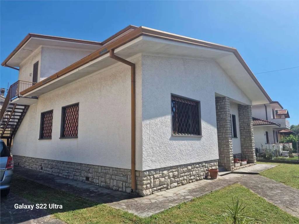Villa a Seravezza in Via L. Salvatori No Number - Foto 2