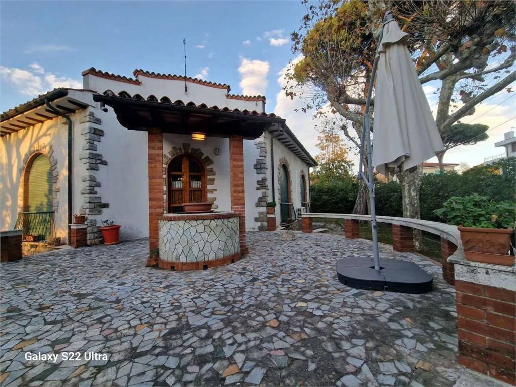 Villa a Pietrasanta in Via Risorgimento No Number - Foto 2