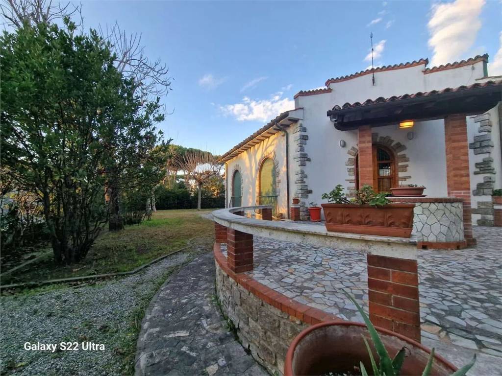 Villa a Pietrasanta in Via Risorgimento No Number - Foto 3