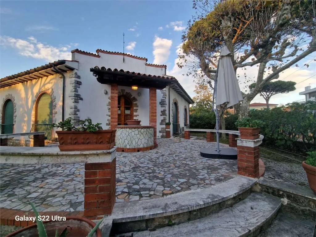 Villa a Pietrasanta in Via Risorgimento No Number - Foto 4
