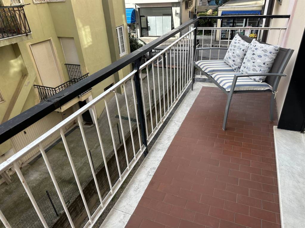 Appartamento a Spotorno in Via Francia - Foto 2