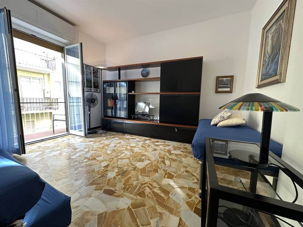 Appartamento a Spotorno in Via Francia - Foto 4