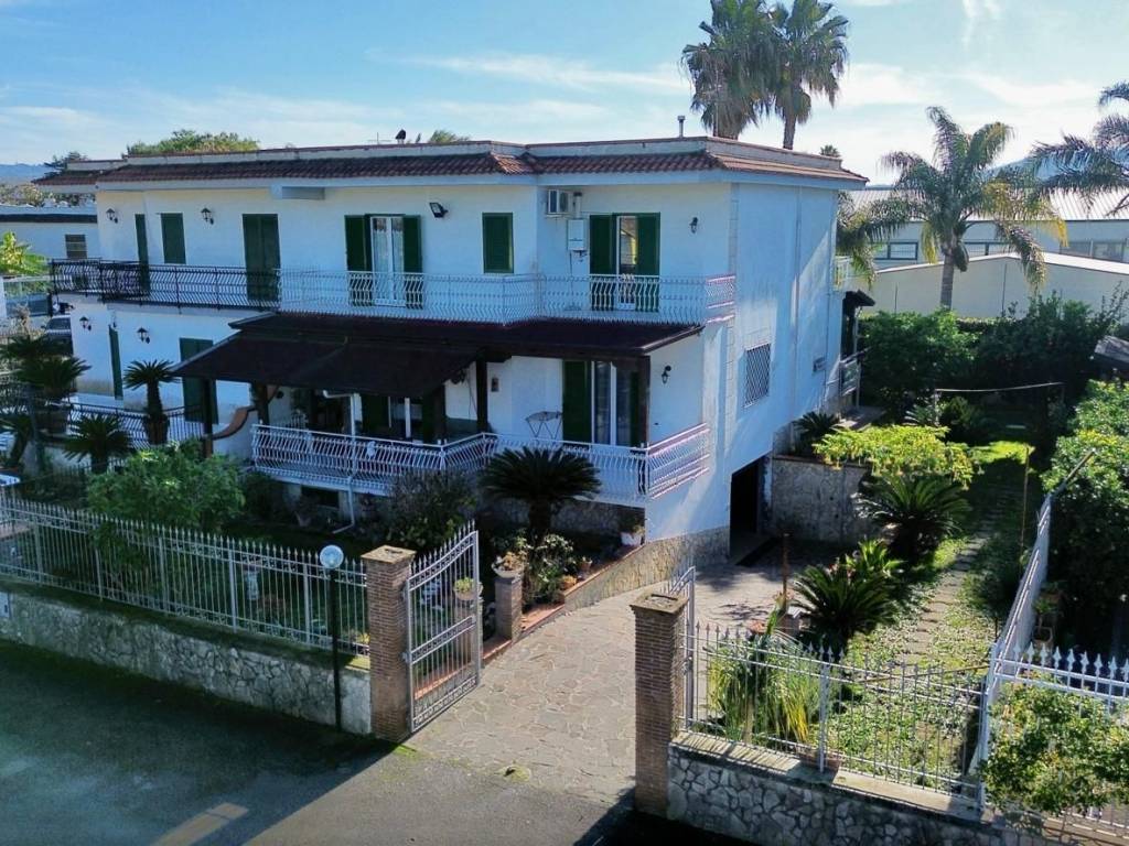 Villa a Giugliano in campania in Via San Nullo, 64 - Foto 2