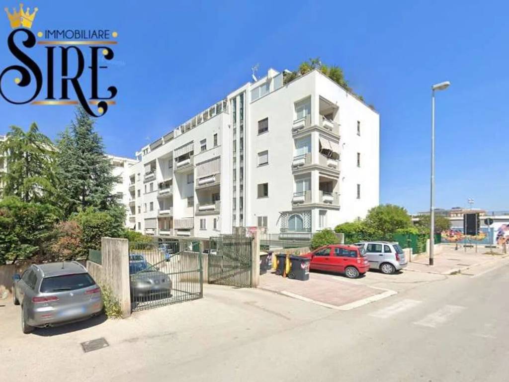 Box / garage a Trani in Via Superga No Number - Foto 2