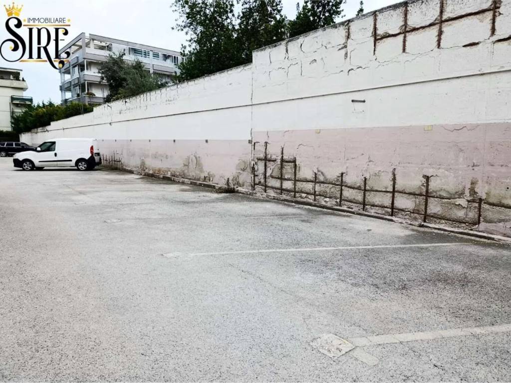 Box / garage a Trani in Via Monte D'Alba No Number - Foto 3