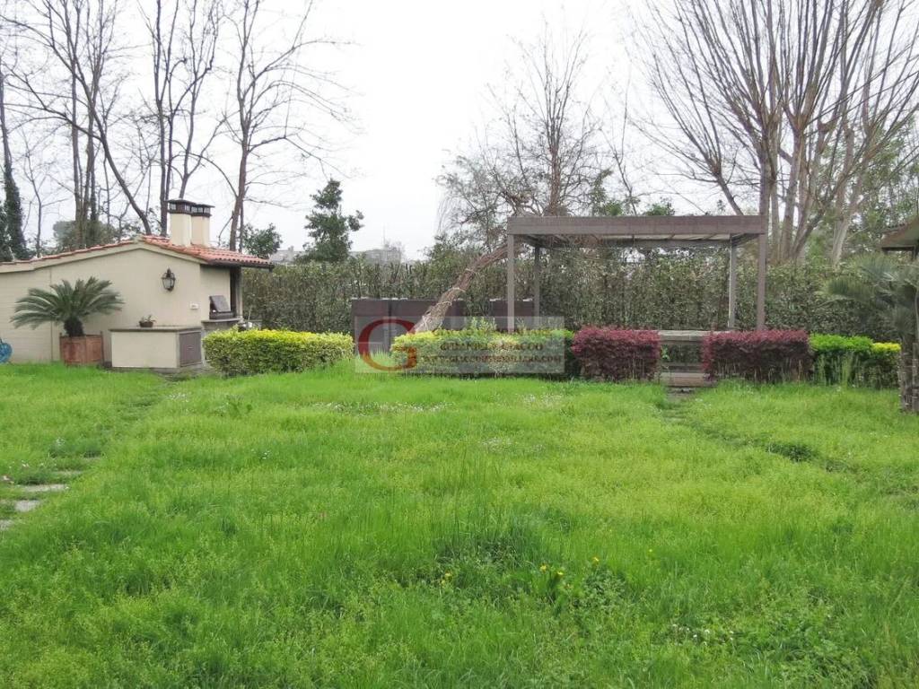 Villa a Forte dei marmi in Via G. Amendola S.N.C. - Foto 5