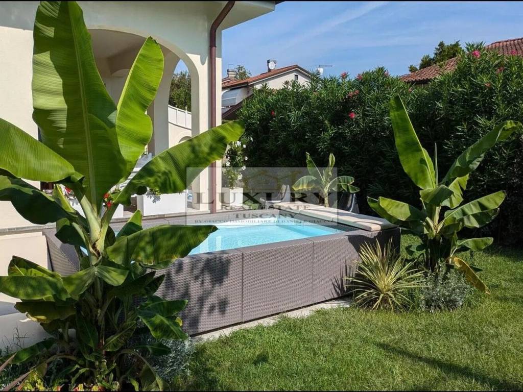 Villa a Forte dei marmi in Via Spitzer S.N.C. - Foto 3