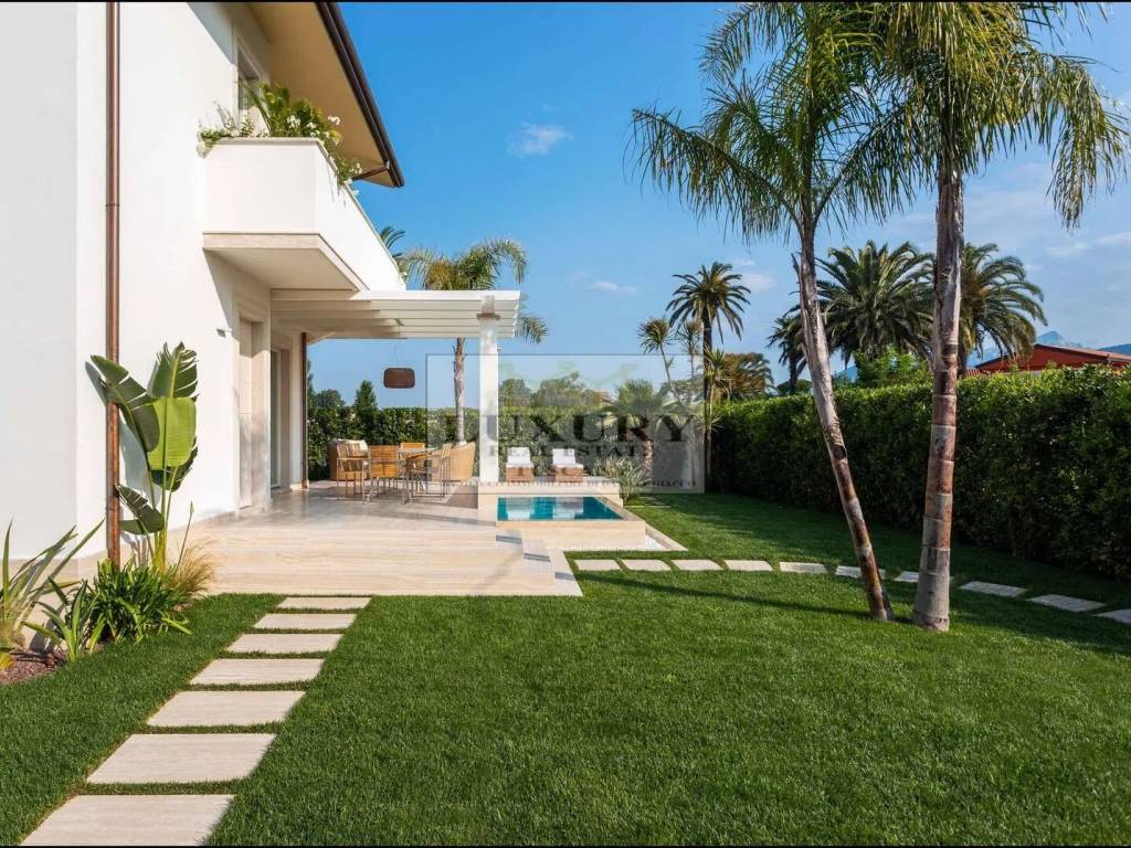 Villa a Forte dei marmi in Via Dei Navicelli S.N.C. - Foto 5