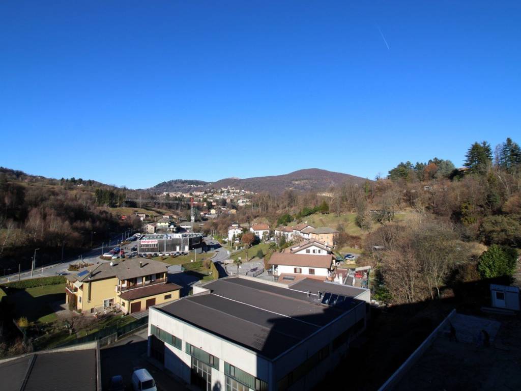 Attico / mansarda a Centro valle intelvi in Via Rodolfo Dell'Andrino, 1 - Foto 3