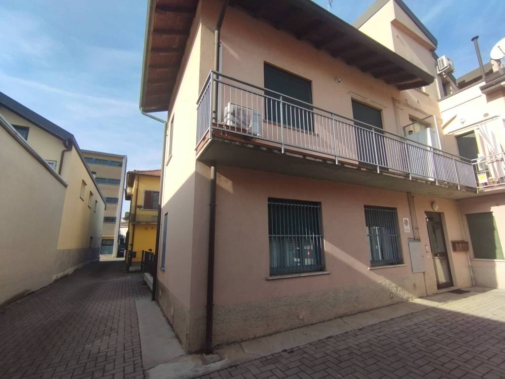 Appartamento a Carugo in Viale Brianza, 27 - Foto 2