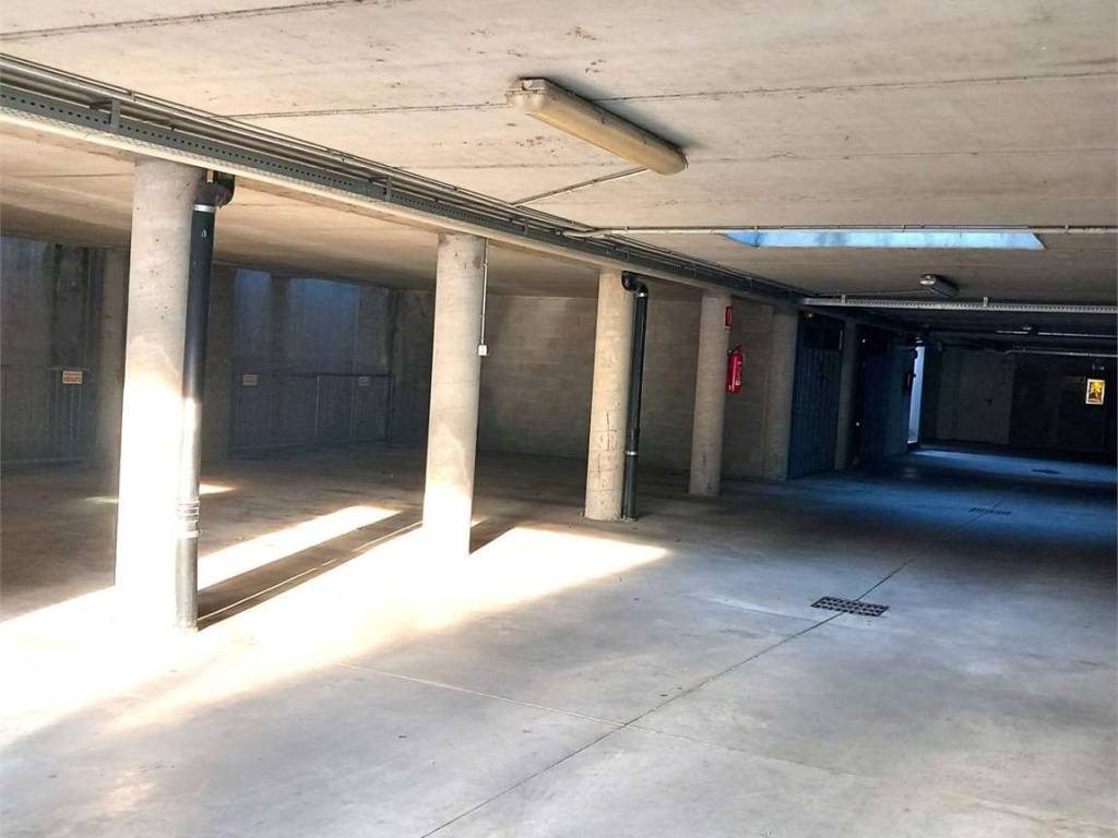 Box / garage a Calco in Piazzetta Sandro Pertini - Foto 2