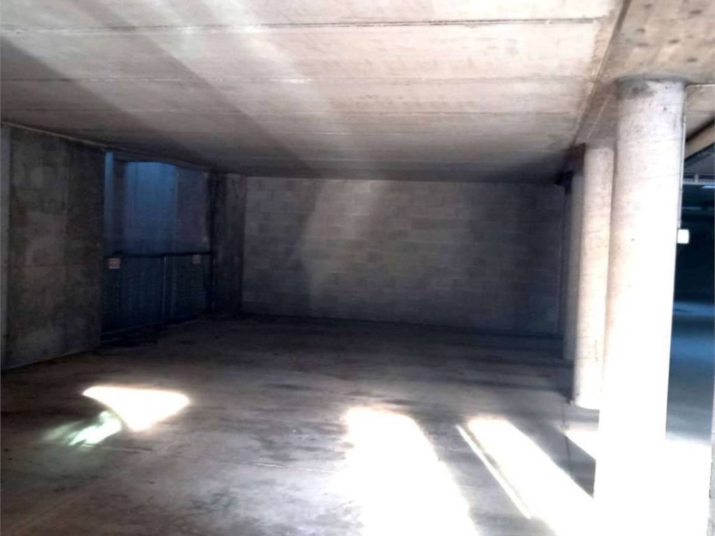 Box / garage a Calco in Piazzetta Sandro Pertini - Foto 5