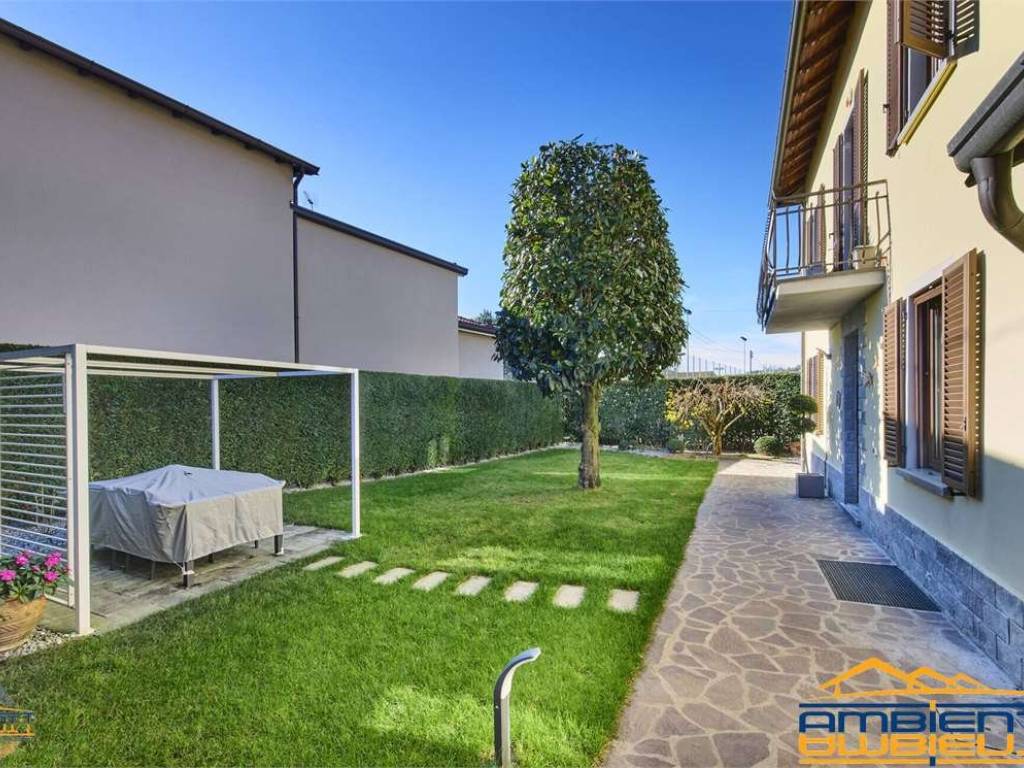 Villa a Brivio in Via Giulio Prinetti, 17 - Foto 2