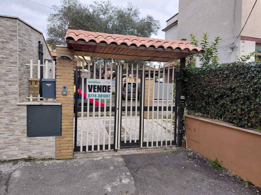 Appartamento a Guidonia montecelio in Via Crispi - Foto 2