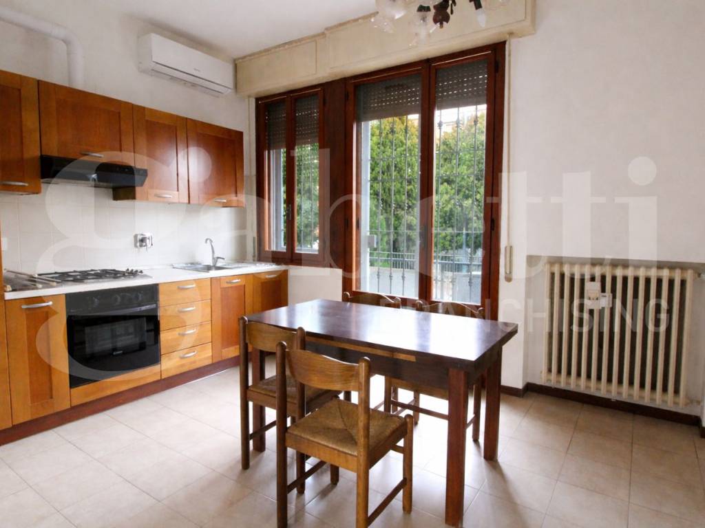 Appartamento a Bologna in Via Marco Antonio, 2 - Foto 2