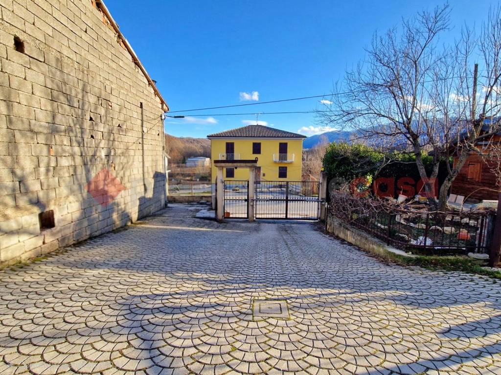 Villetta a schiera a Scoppito in Via Roma , 144/A - Foto 2