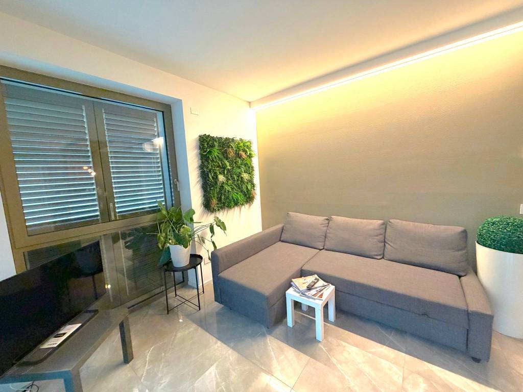 Appartamento a Riccione in Viale Giuseppe Cesare Abba - Foto 2