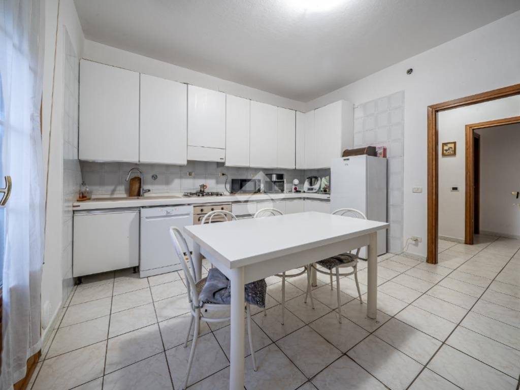 Appartamento a Reggio emilia in Via Vittorio Fiorini, 2 - Foto 5