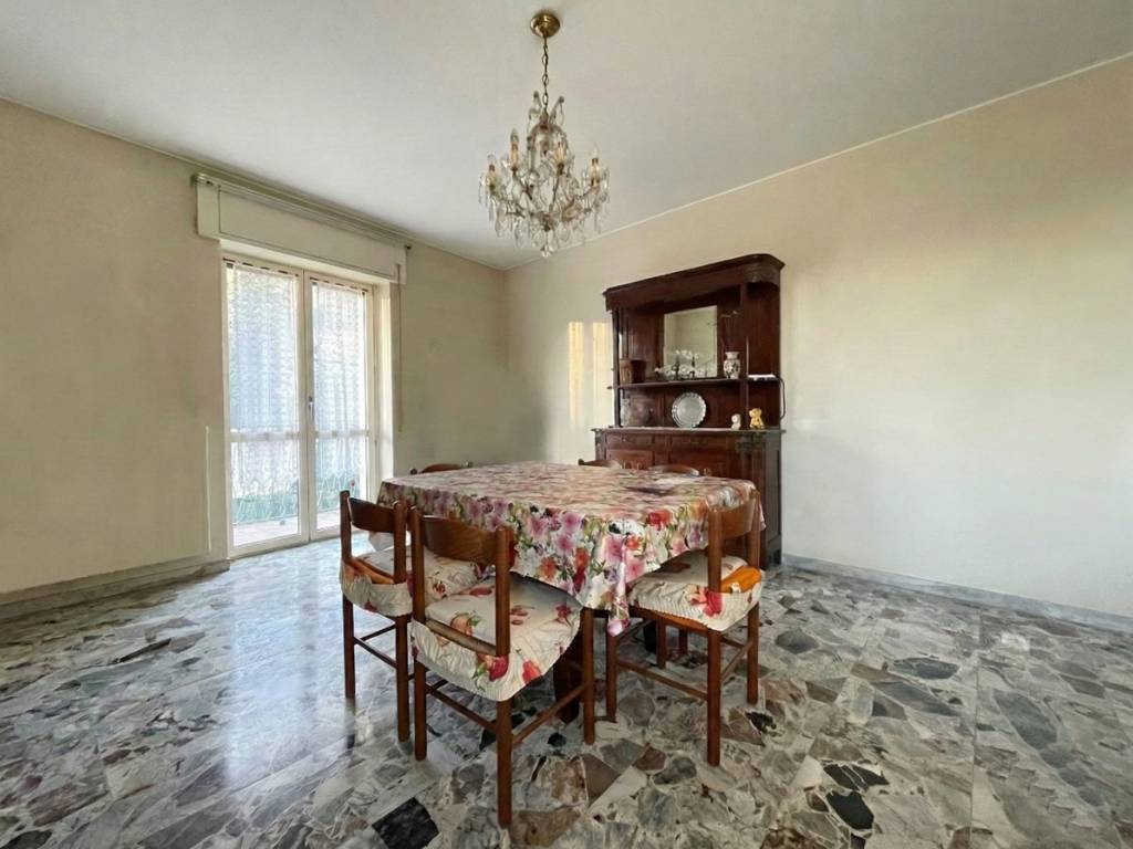 Appartamento a Erba in Via Ugo Foscolo - Foto 4