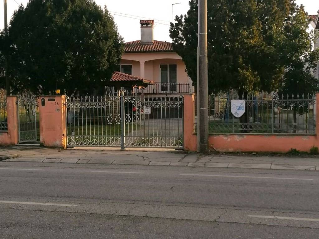 Villa a Farra d'isonzo in Via Gorizia, 28 - Foto 4