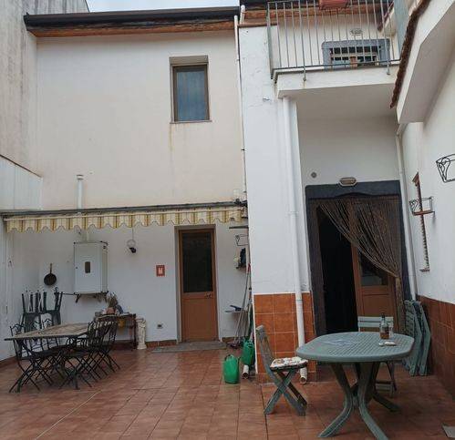 Casa indipendente a Giarre in Piazza San Vito Martire 13 - Foto 2