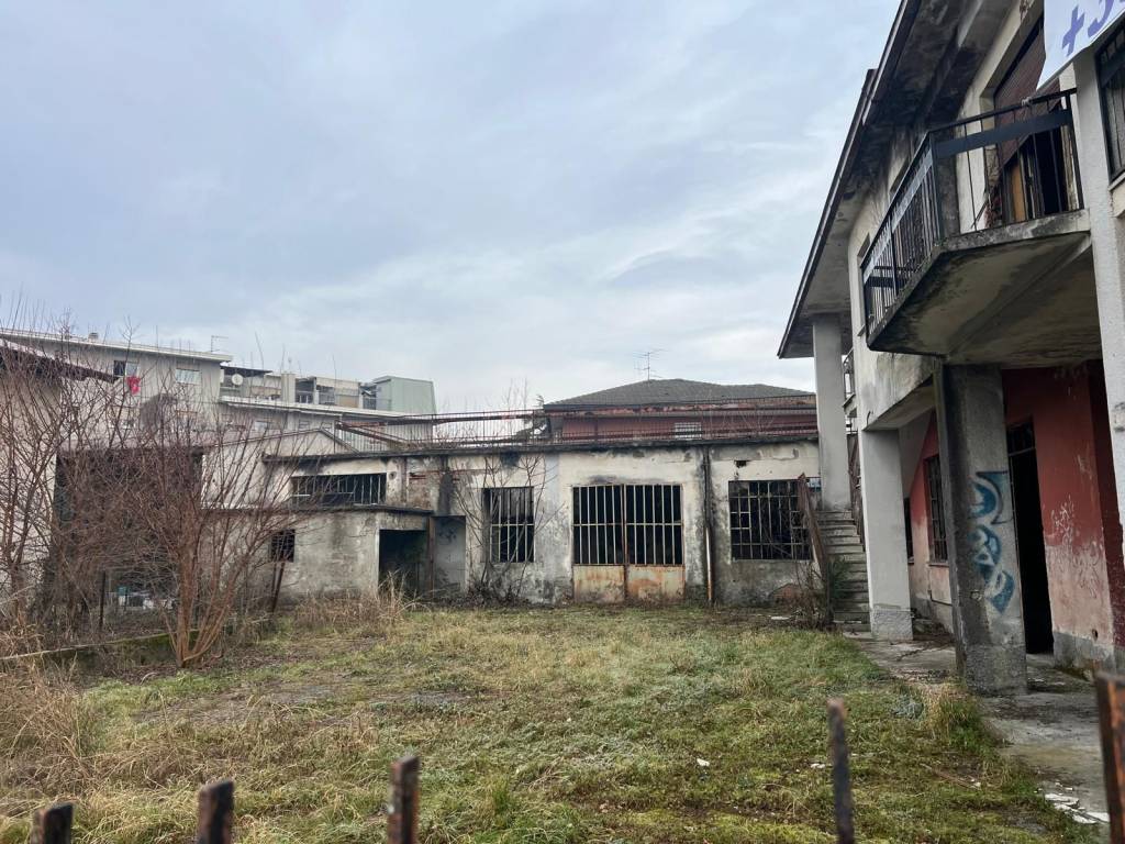 Palazzo / stabile a Erba in Via delle Grigne - Foto 5