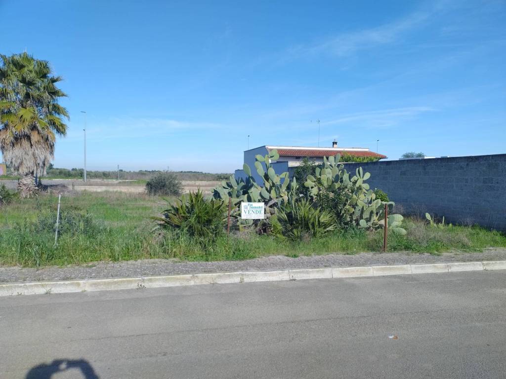 Terreno a Guagnano in Via Don Luigi Giussani - Foto 2