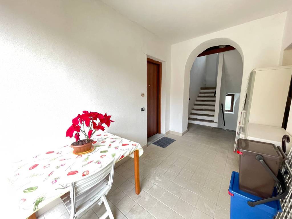 Appartamento a Cuvio in Via Giuseppe Verdi, 10 - Foto 2