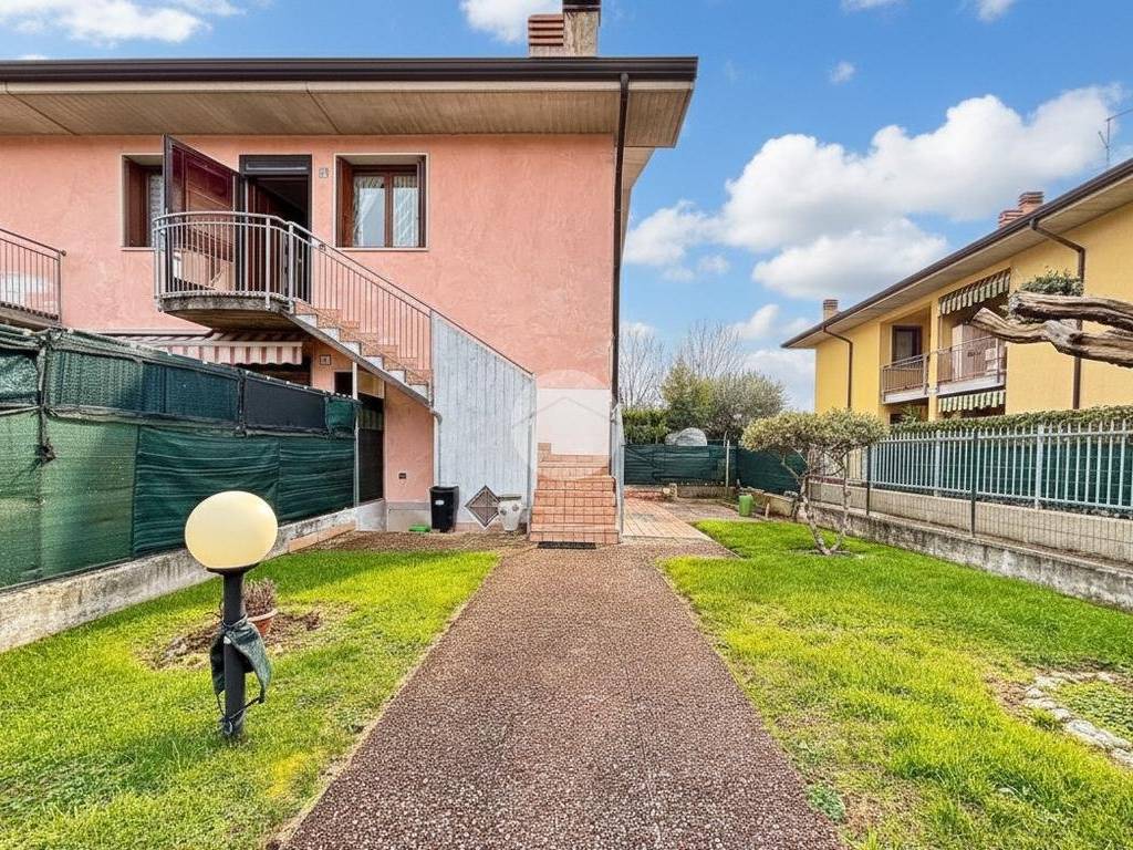 Villa a San giovanni lupatoto in Via Riccarda Castellani, 21 - Foto 2