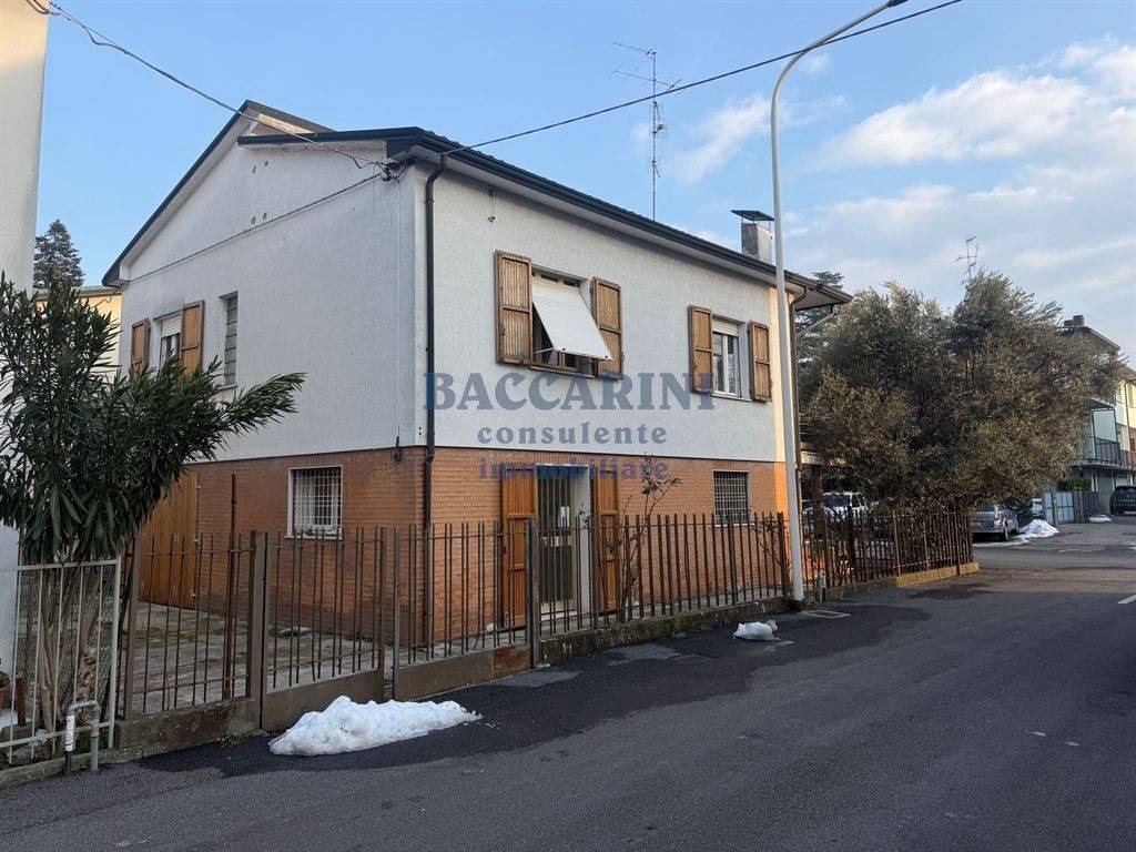 Casa indipendente a Faenza in VIA COVA, 24 - Foto 4