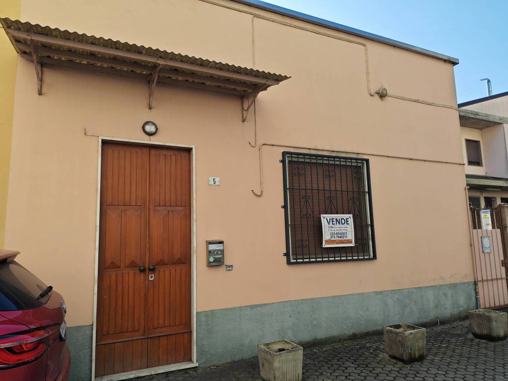 Casa indipendente a Cassolnovo in Via Lavatelli, 46 - Foto 2