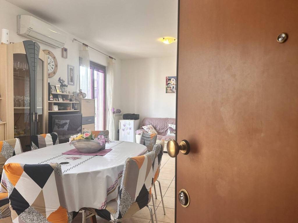 Appartamento a Tortoreto in Via Giuseppe Saragat, 13 - Foto 2