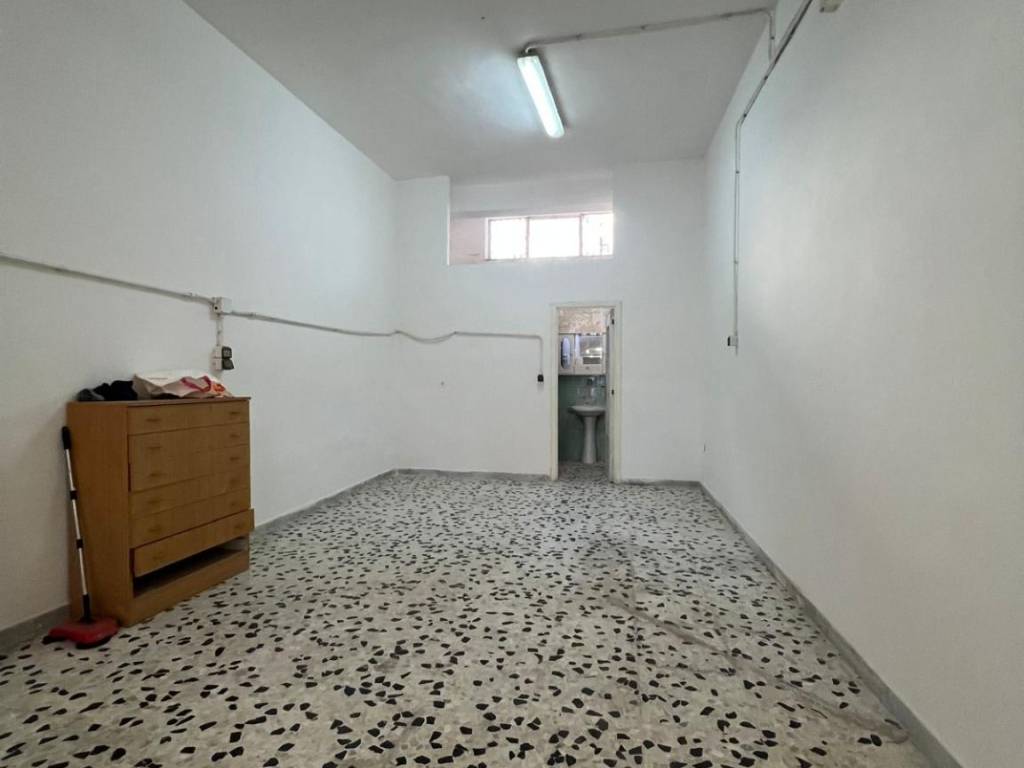 Box / garage a Foggia in Via Saverio Pollice, 8 - Foto 4
