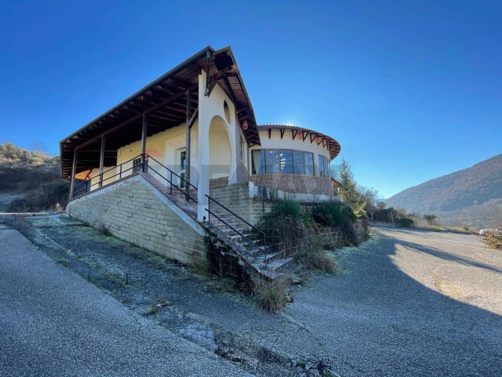 Immobile a Pizzoli in s.s.260km 200-Loc Cermone - Foto 5