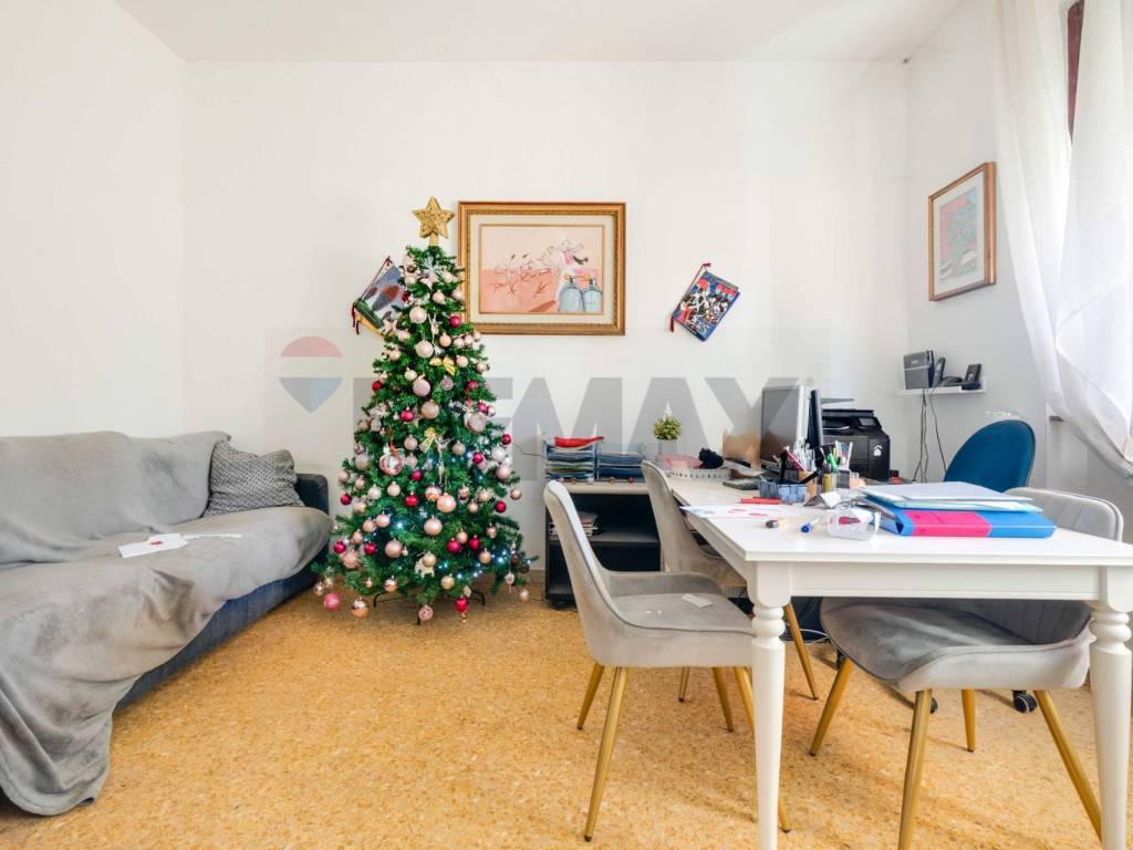 Villa a Gavirate in Via Verdi, 41 - Foto 4