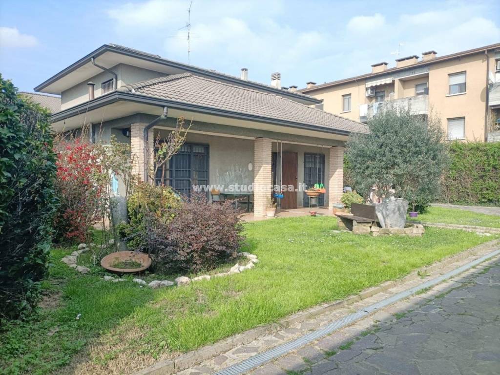 Villa a Pandino in Via Della Vignola - Foto 2