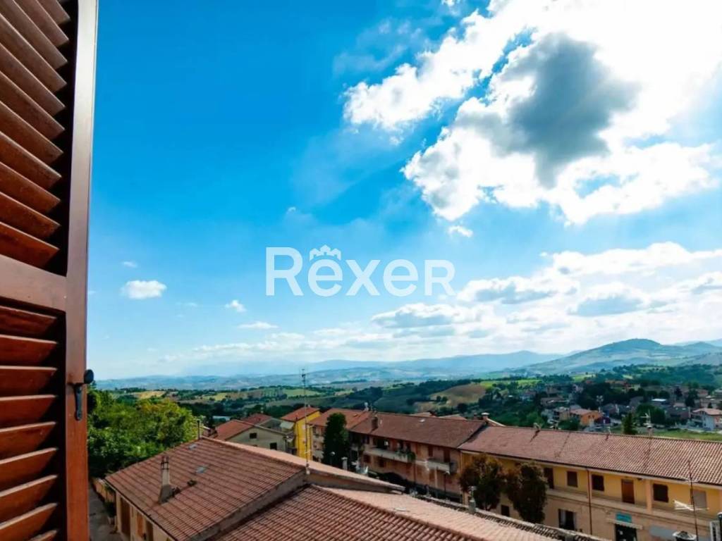 Casa indipendente a Treia in Via Armando Diaz - Foto 4