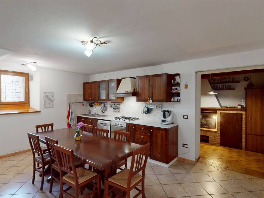 Casa indipendente a Bastia umbra in Piazza Buozzi , 9 - Foto 2