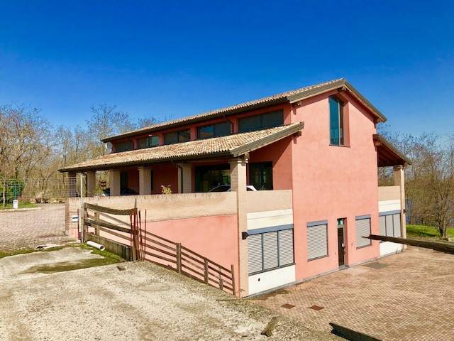 Villa a Montechiarugolo in Via Resga - Foto 2