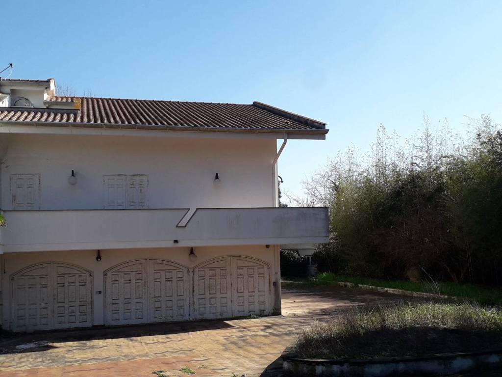 Villa a Latina in Strada Isonzo - Foto 4