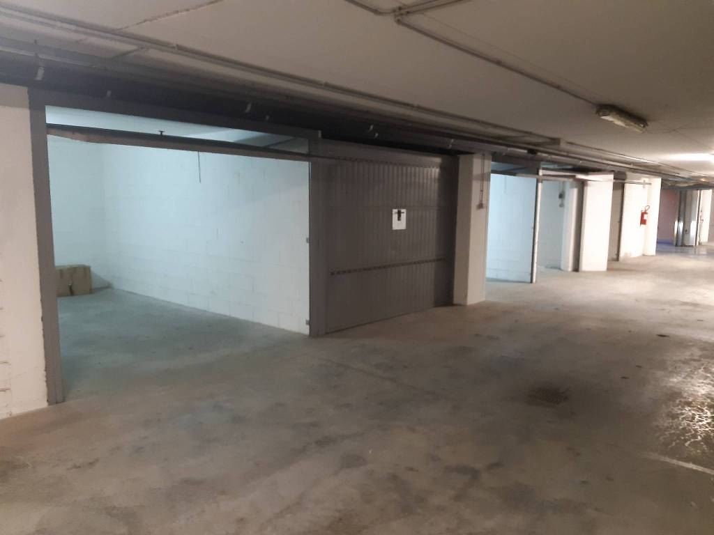 Box / garage a Rimini in Viale Luigi Settembrini, 3 - Foto 3