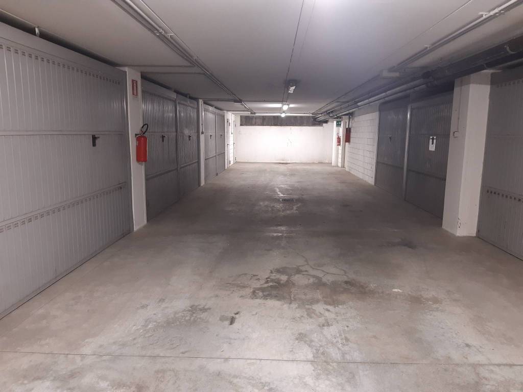 Box / garage a Rimini in Viale Luigi Settembrini, 3 - Foto 4