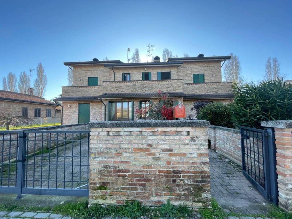 Casa indipendente a Ferrara in Via Ernesto Strozzi - Foto 3